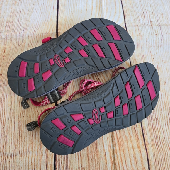 Chaco Pink & Gray sandals - Picture 5 of 8